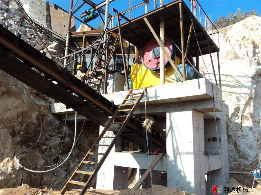 碎石破碎機生產(chǎn)現(xiàn)場