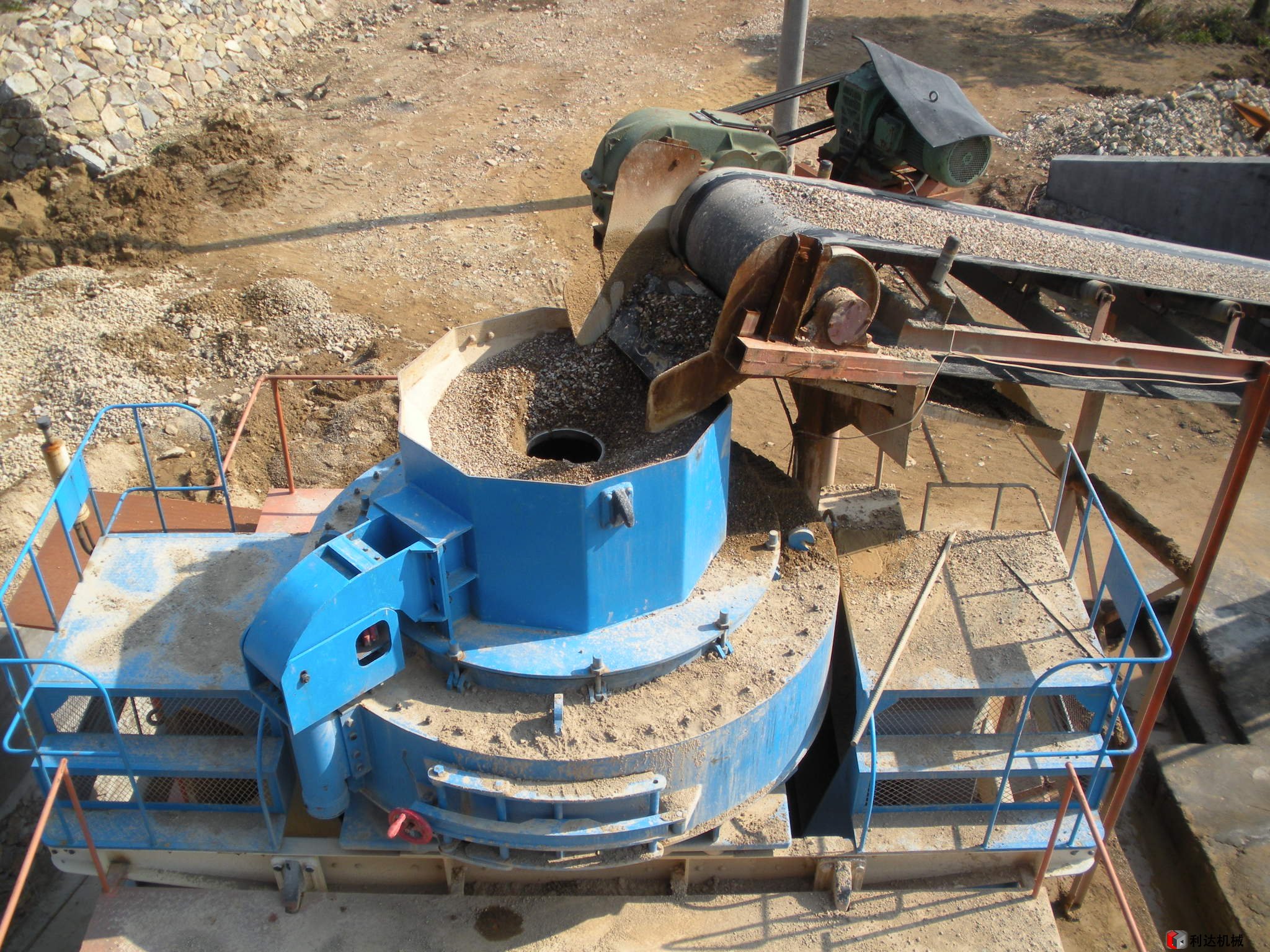 鵝卵石破碎現(xiàn)場