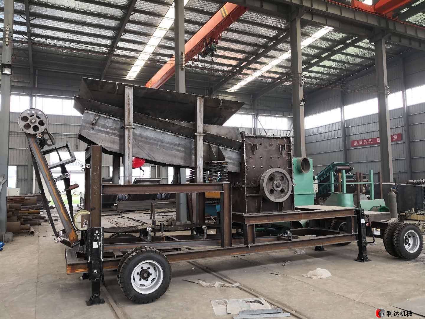 移動卵石制沙機一臺多少錢？